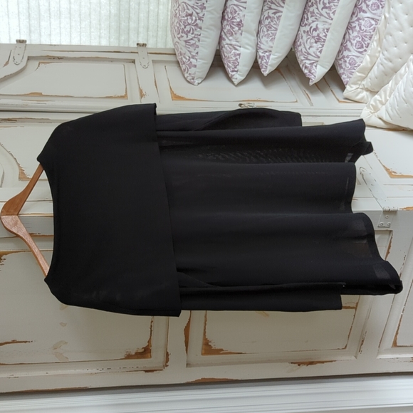 Top Lisa Rinna Cold Shoulder - Picture 8 of 10